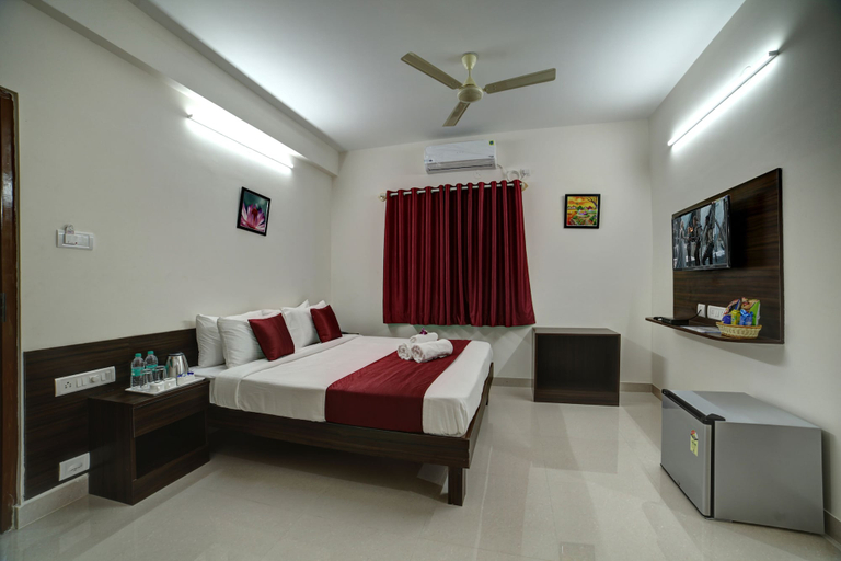 Bedroom 2, SM Royal Suites, Bangalore