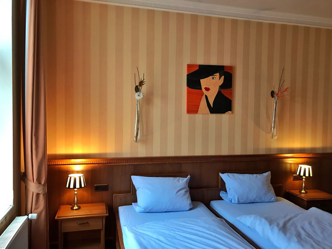 Bedroom 4, Hotel-Restaurant Meistertrunk, Herne