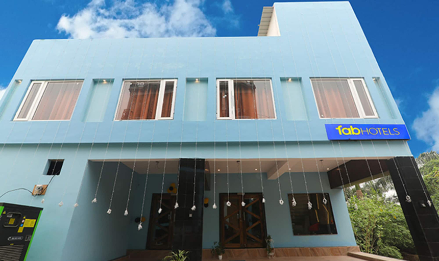Exterior & Views