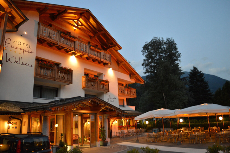Exterior & Views 2, Alpine Charme & Wellness Hotel Europeo, Trento
