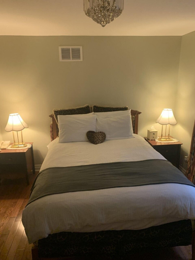 Bedroom 2, Malak Bnb, Niagara
