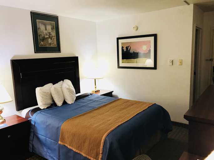 Bedroom 3, BA Hotel, Division No. 8