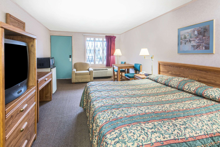 Bedroom 3, Knights Inn Canton, Stark