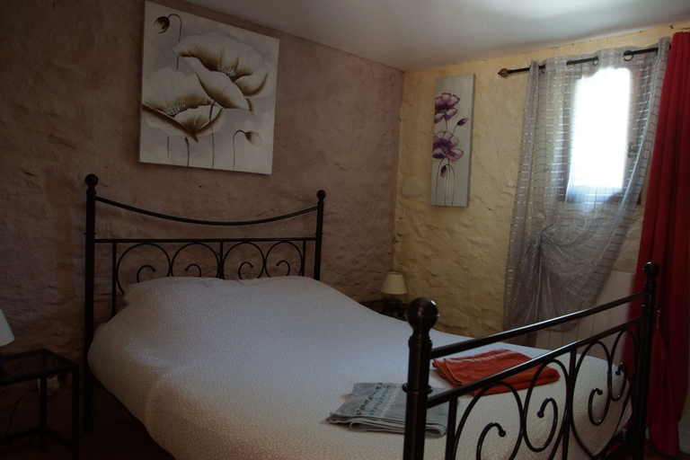 Bedroom 4, Prieuré d'orniols, Gard