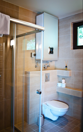 Bathroom 4, Aranygombos Fogadó, Abaúj–Hegyközi
