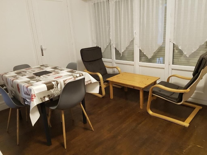 Bedroom 2, Franglais flats, Pas-de-Calais