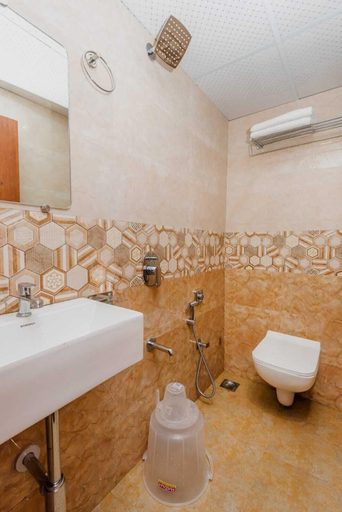 Bathroom 5, Hotel Purple Orchid, Mumbai Suburban