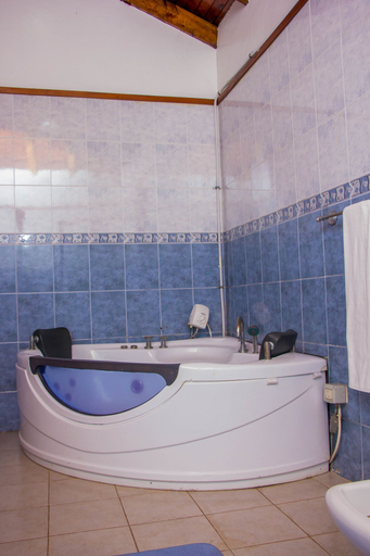 Bathroom 4, Bush House and Camp, Langata