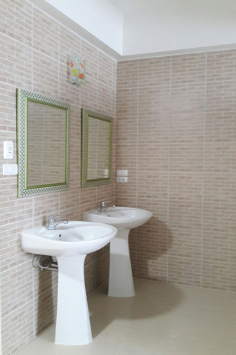 Bathroom 3, Sweet Pillow Hostel & Café, Don Muang