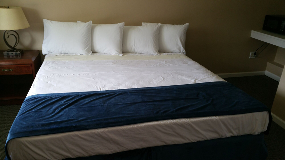 Bedroom 3, Steelhead Inn, Erie