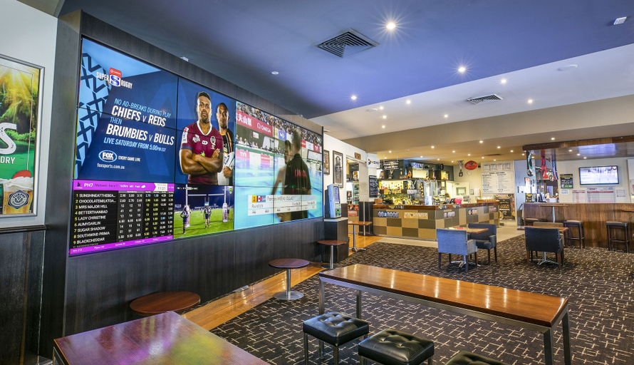 Food & Drinks 4, Nightcap at Excelsior Hotel, Whittlesea - South-West