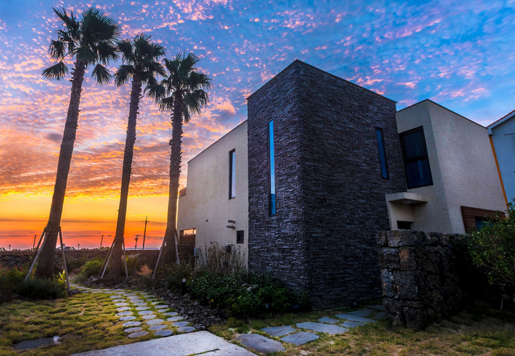 Exterior & Views 2, Marvillrick Spa&Poolvilla, Jeju