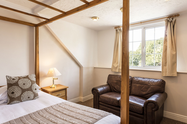 Bedroom 3, Roydon Marina Village Hotel, Hertfordshire
