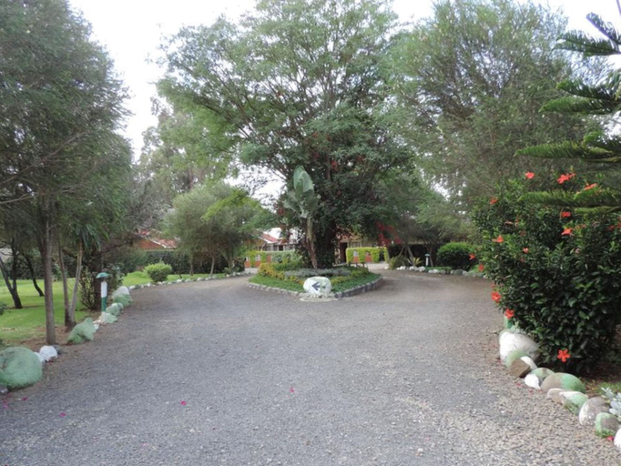 Others 5, Lions Court Lodge, Kieni
