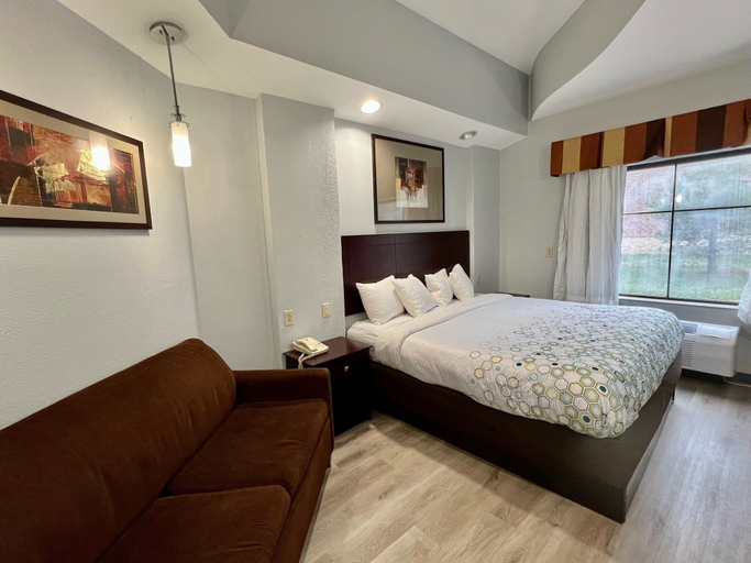 Bedroom 3, HomeTowne Studios & Suites By Red Roof Washington, Washington