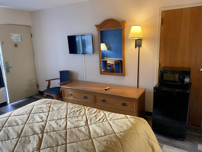 Bedroom 4, Motel 6 Marianna, FL, Jackson