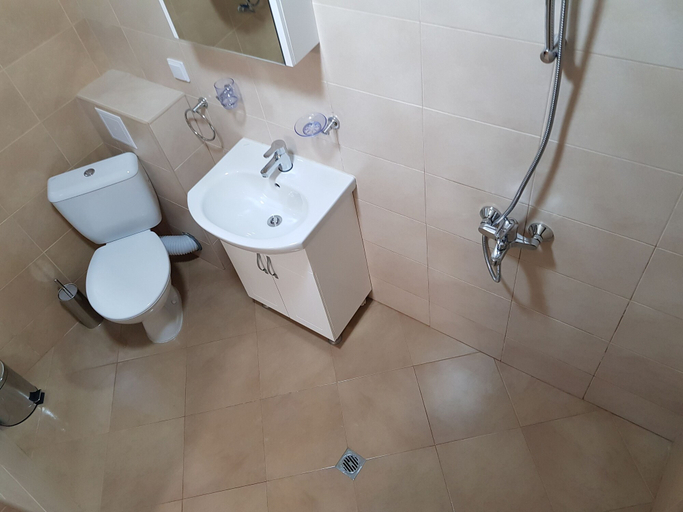 Bathroom 4, Twain Apart & Rooms, Stolichna