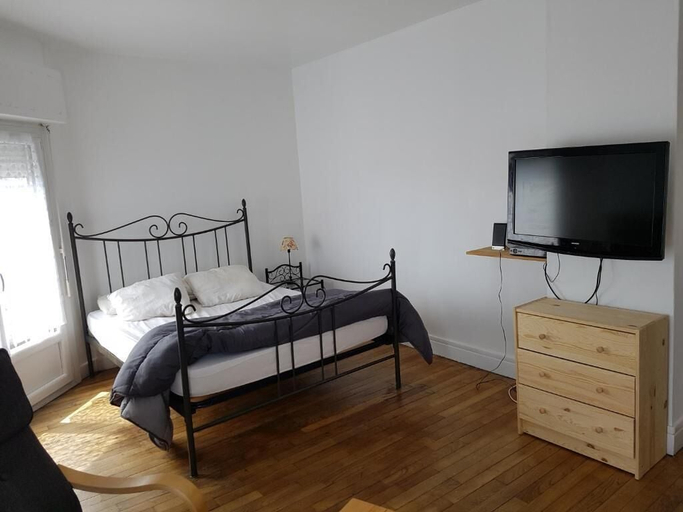 Bedroom 3, Franglais flats, Pas-de-Calais