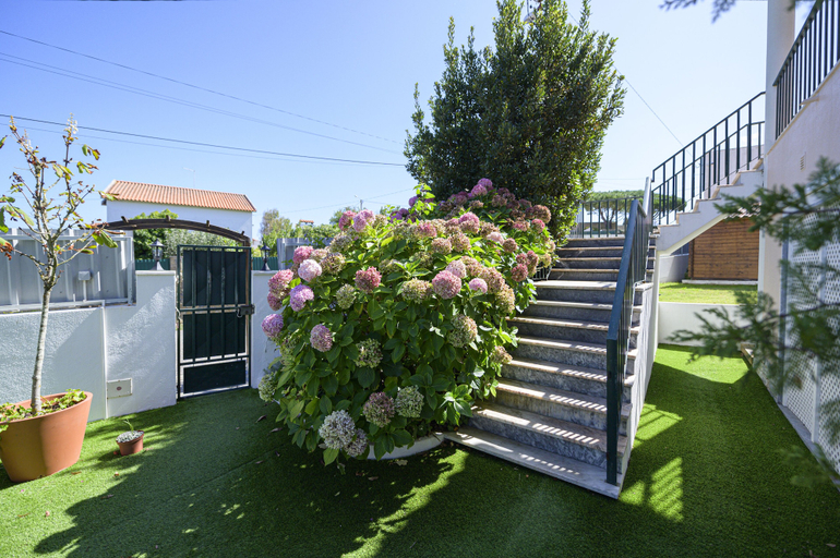 Exterior & Views 2, Casa das Hortênsias - Charming Guest House, Sintra