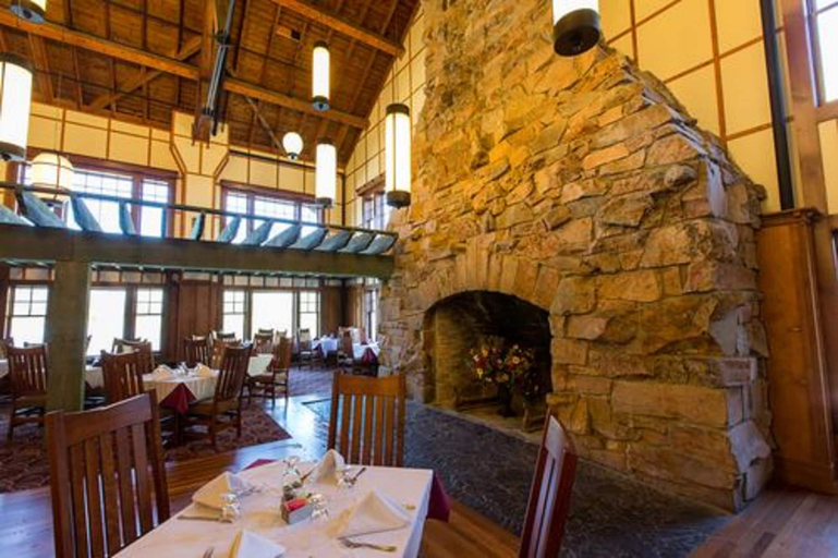 Food & Drinks, Many Glacier Hotel - Inside the Park, Glacier