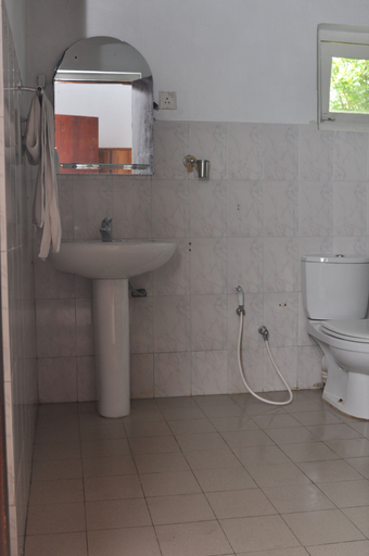 Bathroom 5, The Rock Bunglow, K.F.G. & G. Korale