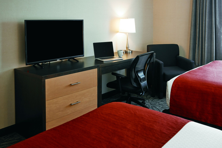 Bedroom 3, Quality Inn & Suites, Frontenac
