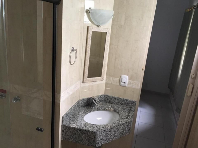 Bathroom 3, Hotel Olivier, Três Rios