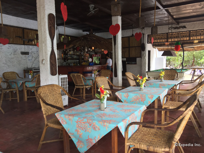 Food & Drinks 5, Discovery Island Resort, Coron