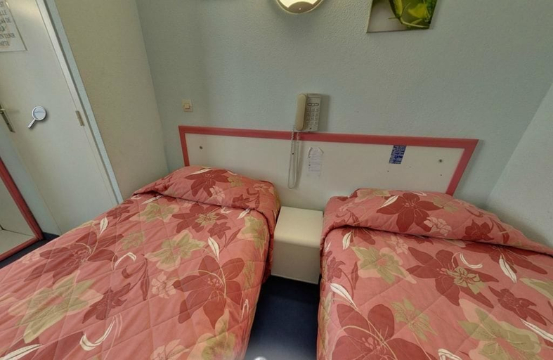 Bedroom 4, Hotel Triotel, Var