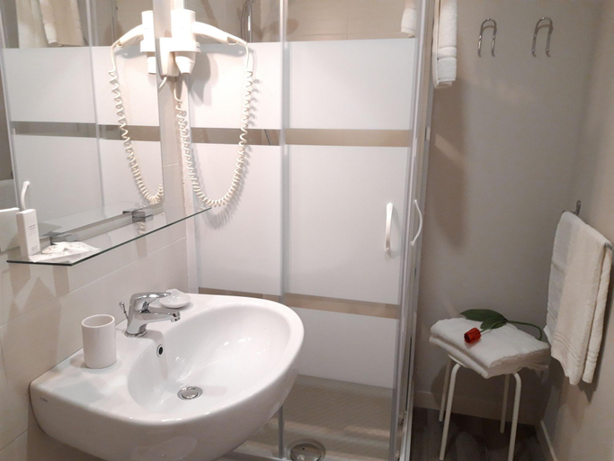 Bathroom 5, Il Sorriso, Florence