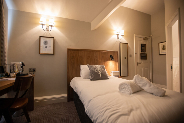 Bedroom 2, The Cross Keys, Cheshire East
