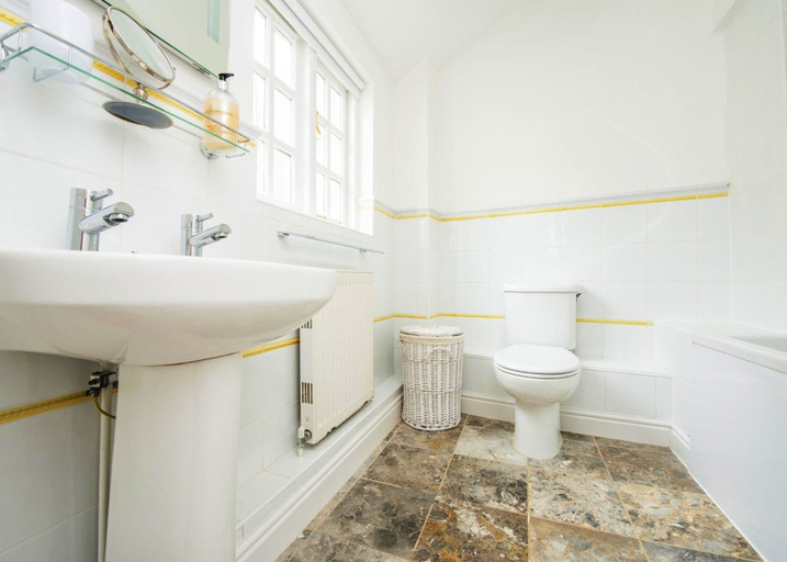 Bathroom, The Apartment Sherborne, Dorset