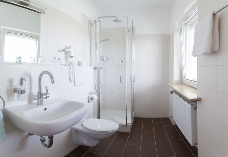 Bathroom 5, Vitalhotel König am Park, Main-Tauber-Kreis