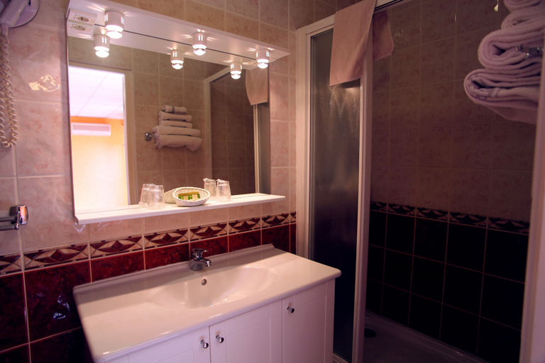 Bathroom 3, Hôtel Le Mirador, Hérault