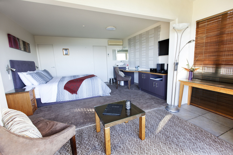 Bedroom 2, Allegra House, Far North