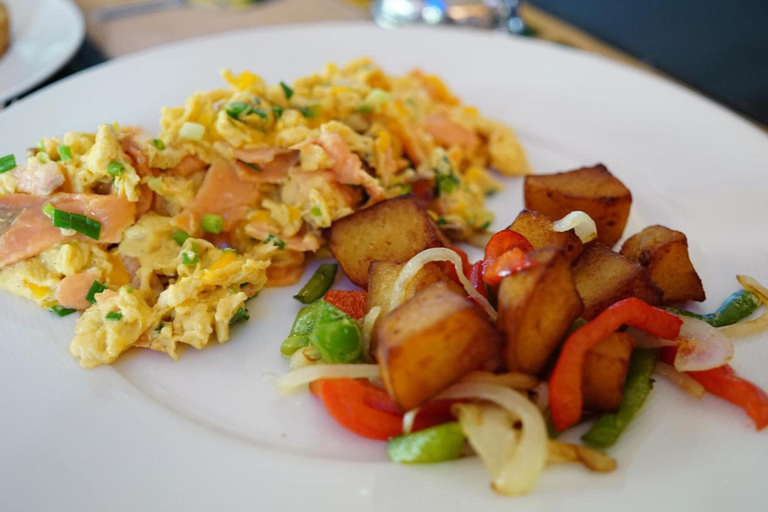 Food & Drinks 4, Metro Apartments, Pattaya