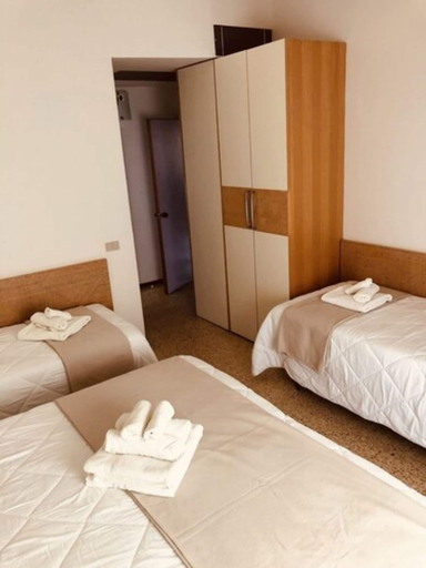 Bedroom 3, Hotel Montecarlo, Rimini