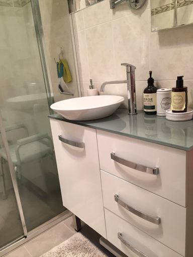 Bathroom 4, The Evergreen B&B, Canberra