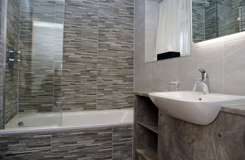 Bathroom 5, Waterloo Hotel Lodge, Conwy