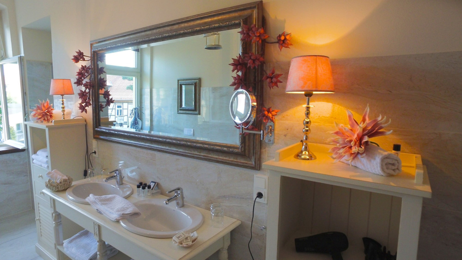 Bathroom 4, Villa le Palais, Harz