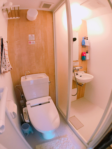 Bathroom 5, Osaka Sinsei Guest House Daikokukan, Osaka