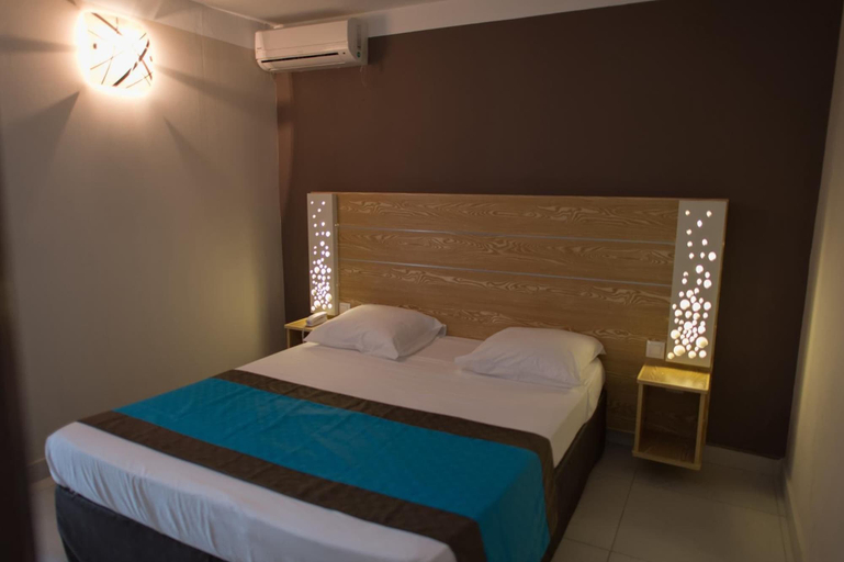 Bedroom 4, Hotel Select, Saint-Denis