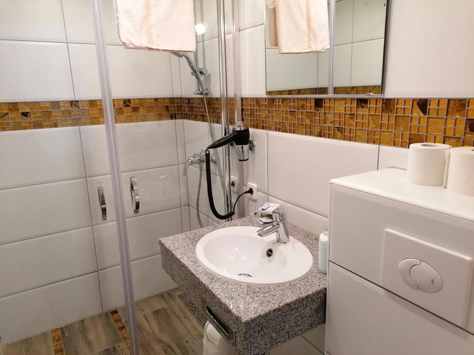 Bathroom 5, Gasthof Kreuz am Escheck, Schwarzwald-Baar-Kreis