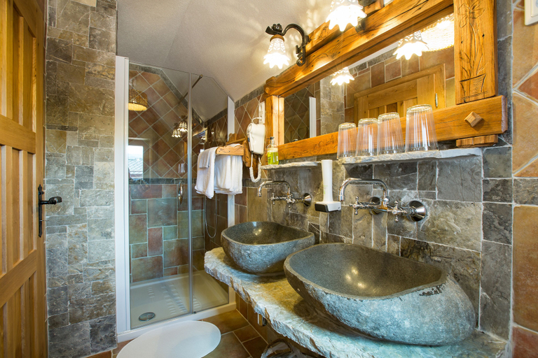 Bathroom 4, Old Bled House, Bled