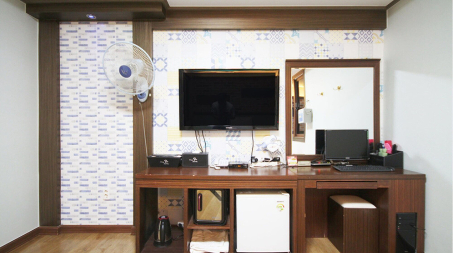 Others 5, The Sharp Motel, Tongyeong
