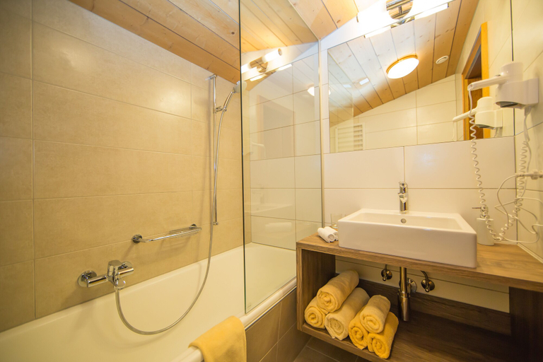 Bathroom 4, Hotel Cresta, Inn