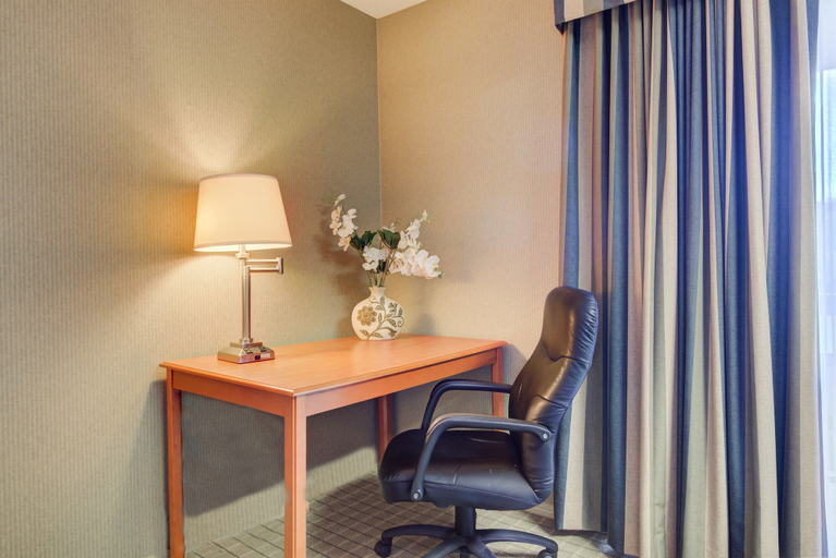 Others 5, Long Island Lake Resort, Garland