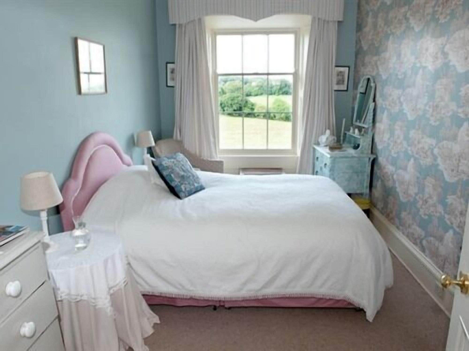 Bedroom 3, Lough Bawn House