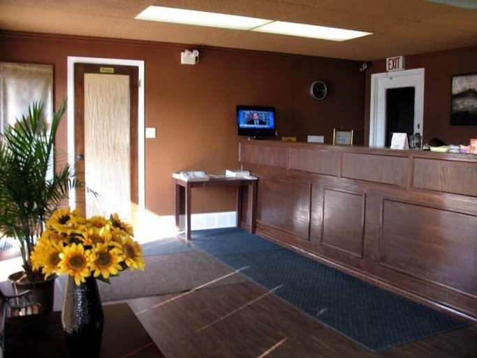 Public Area 2, Stardust Motel, Division No. 4