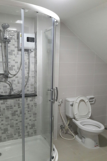 Bathroom 4, Sweet Pillow Hostel & Café, Don Muang
